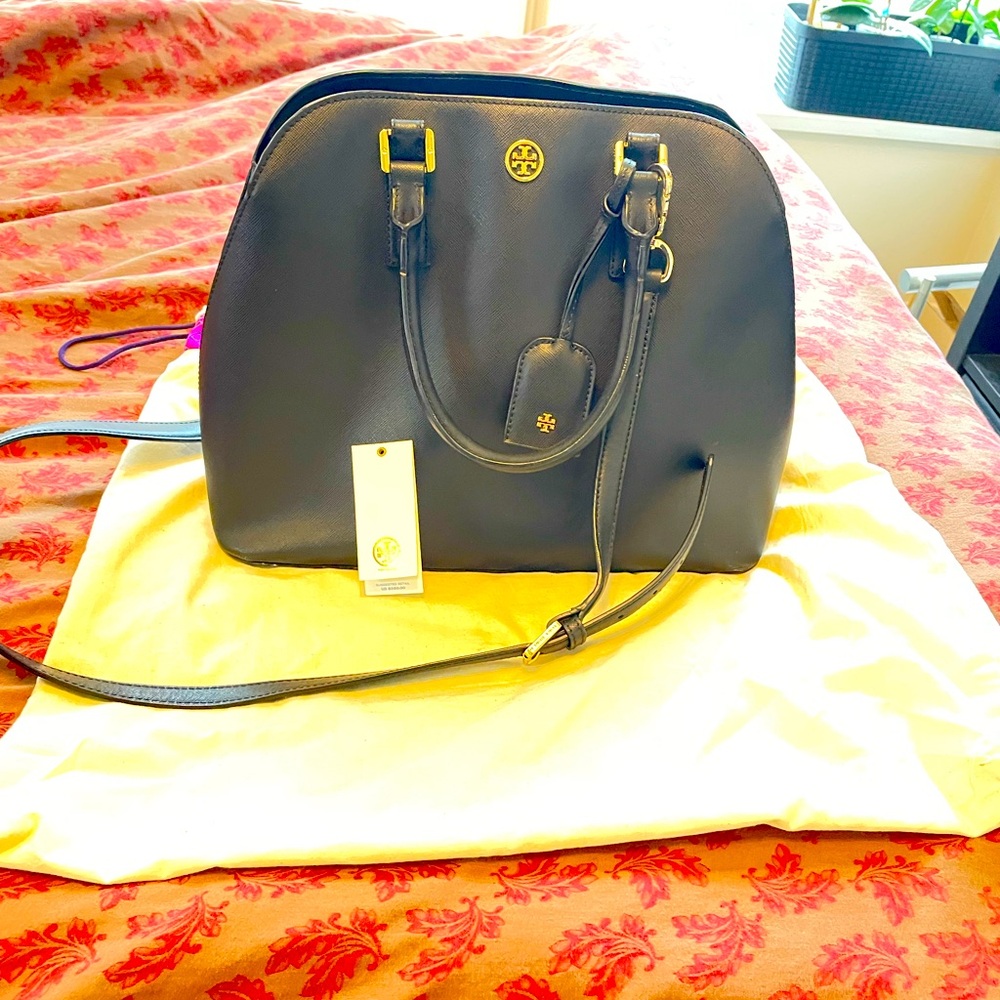 Brand new Tory Burch Robinson tote shoulder bag workbag